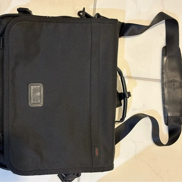 Tumi Briefcase - Picture 1 of 4